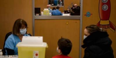 Kanada'da Covid-19 aşısı olmayı reddeden baba, çocuğunu görme hakkını kaybetti