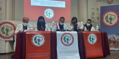 Eczacılar Birliği’nden basın toplantısı