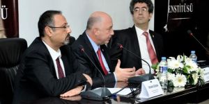 Siyasilere güven yok