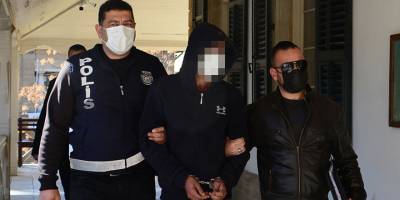 Müşteri kartlarıyla alışveriş yaptı, hükümsüz cezaevinde kalacak