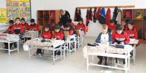  ‘Soğuk’ sıralarda ders yapıyorlar!