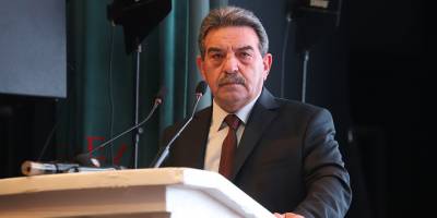 Sorakın: Kimse partimizin içine karışma hakkına sahip değildir!