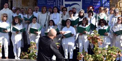 "Müzikle köprüler kuruyoruz"