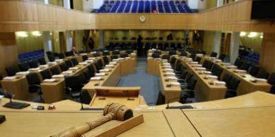 Güneyde Kıbrıs Türk yazlık evleri meclisin gündeminde