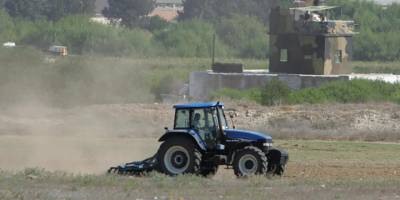 Tampon bölgede çiftçi-asker gerilimi