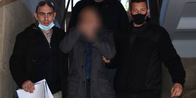 Canlı mermi dolu tabanca ile yakalandı