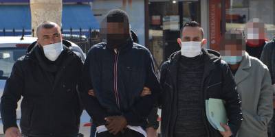 ‘5 kilo 200 gram uyuşturucu ithali’: 2 zanlı