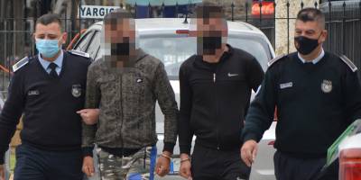 Hırsızlık yaparken suçüstü yakalandılar