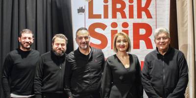 ‘Şiir tüm dünyaya barışı getirsin’