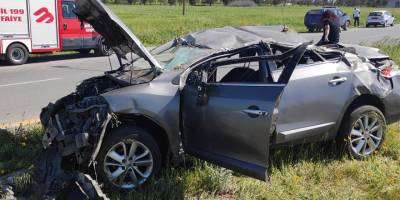 2 araç çarpıştı, 2 kişi yaralandı