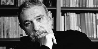 Sina Akyol Şiiri İçin Notlar: Hüznü Derin Yurdu, Şen Bayraklı Gezgin Sesle Söylemek (*)