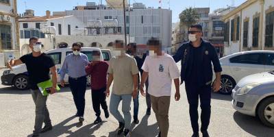 "4 kişi yakalandı, aranan şahıslar var"