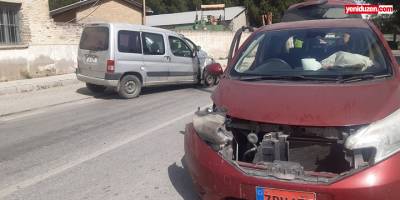 2 araç çarpıştı, 3 yaralı