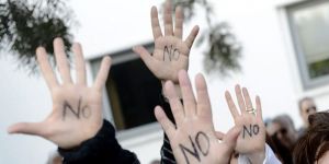 TROYKAya eylemli karşılama