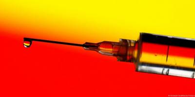 Almanya'da aşının yan etkileri tartışılıyor