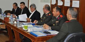 Mecliste askerlik zirvesi