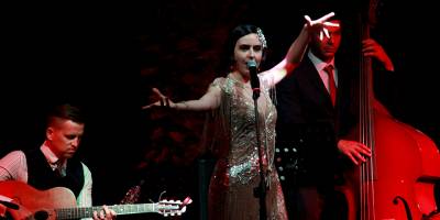 Flapper Swing ile 1920 ve 1930’ların otantik caz partileri Kıbrıs’a taşındı