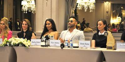 İki yıl aradan sonra “En Moda Yılın Stil İkonu” yarışması için kollar sıvandı