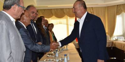 Çavuşoğlu, sivil toplum örgütü temsilcileriyle bir araya geldi