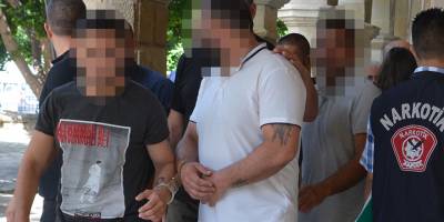 Araçtan uyuşturucu ve silah çıktı: 2 tutuklu