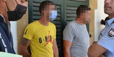 “Tavuk çiftliğinden hurda çalarken yakalandılar”