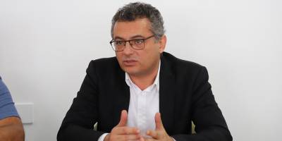 Erhürman: Gençler gitmeyecek, siz gidin!