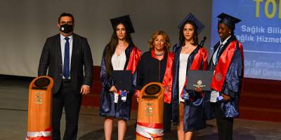 DAÜ Sağlık Bilimleri Fakültesi bahar mezunları için yemin töreni düzenledi