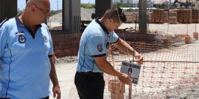 “İskele plajında kirliliğe nende olan şantiyeler mühürlendi, para cezası kesildi”