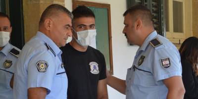 Kredi kartı bilgilerini aldı, sahtekarlıkla para temin etti: 18 ay hapislik