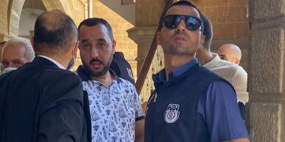 ’İzahatsiz’ parayı teslim almakla suçlanıyor