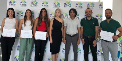 Mülteci çocuklara ücretsiz olarak ders sağlamada gönüllü olarak sorumluluk alan öğretmenlere teşekkür