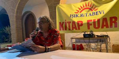 Yaşın, şiirlerini okudu, konuştu