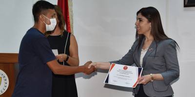 Eğitimlerini tamamlayan 45 hasta bakıcısı belgelerini aldı