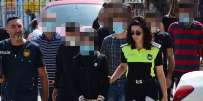 Yasa dışı yoldan kuzeye geçmek isterken yakalandılar