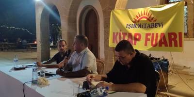 Kitap Fuarı’nda “Medya, Vatandaş, İfade Özgürlüğü” konuşuldu