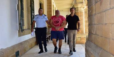 ‘Otel odasında telsiz, askeri yasak bölge fotoğrafları, haritalar tespit edildi’