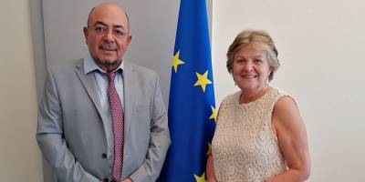 Kızılyürek, Elisa Ferreria ile görüştü