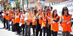 Dünya Tiyatro Gününde Albayraktan acı hatırlatma