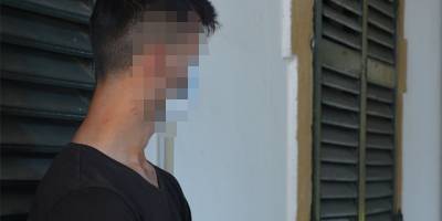 ‘Turist’ olarak geldi,  ‘geceleyin ev açma’dan tutuklandı