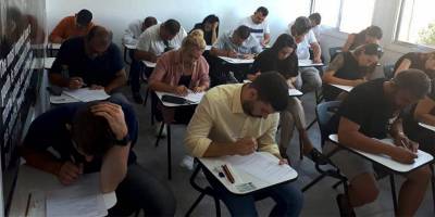 Emlakçı olmak isteyen adaylara sınav yapıldı