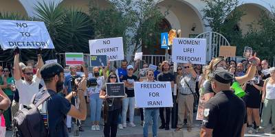 Kıbrıs’ın güneyinden İran'a destek eylemi…