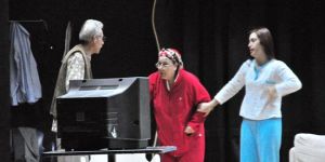 Gibetsu, “Pasadembo” oyunuyla sahnede