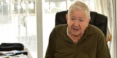 Dr. Zihni Uzman: “Sağlığım el verirse 90 yaşına kadar hasta bakmak isterim…”