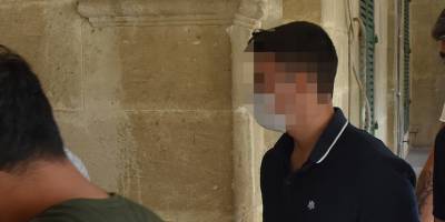 ‘Düşük notlarını sahte belgede yükseltti, okula kayıt yapmaya çalıştı’