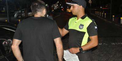 Polisten trafik denetimi: 2 sürücü tutuklandı, 280 sürücü rapor edildi