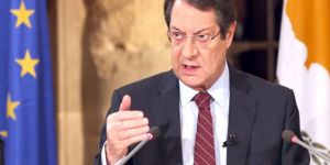 Anastasiadis müzakerelere yalnız gidiyor