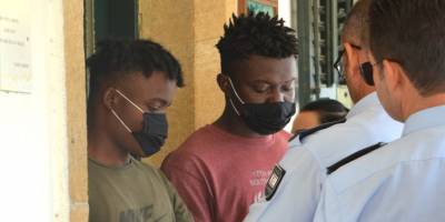 Hırsızlık suçuna 18’er ay hapis cezası