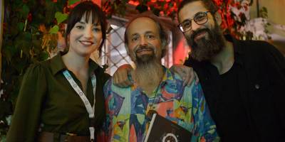 Doğa, enstrümanlar, şiir, müzik, mistisizm ve zamanın sesini tekrardan canlandırmanın peşinde bir yolculuk