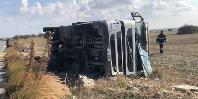 Yakıt tankeri devrildi