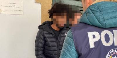 Trafikteki aracı durdurdu, hasara uğrattı, tutuklandı!